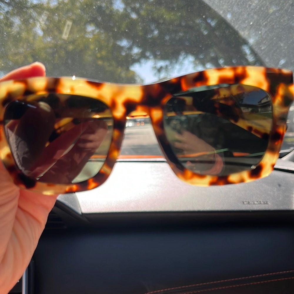 Electric sunglasses